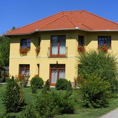 Voelgy Apartman Eger Exterior foto